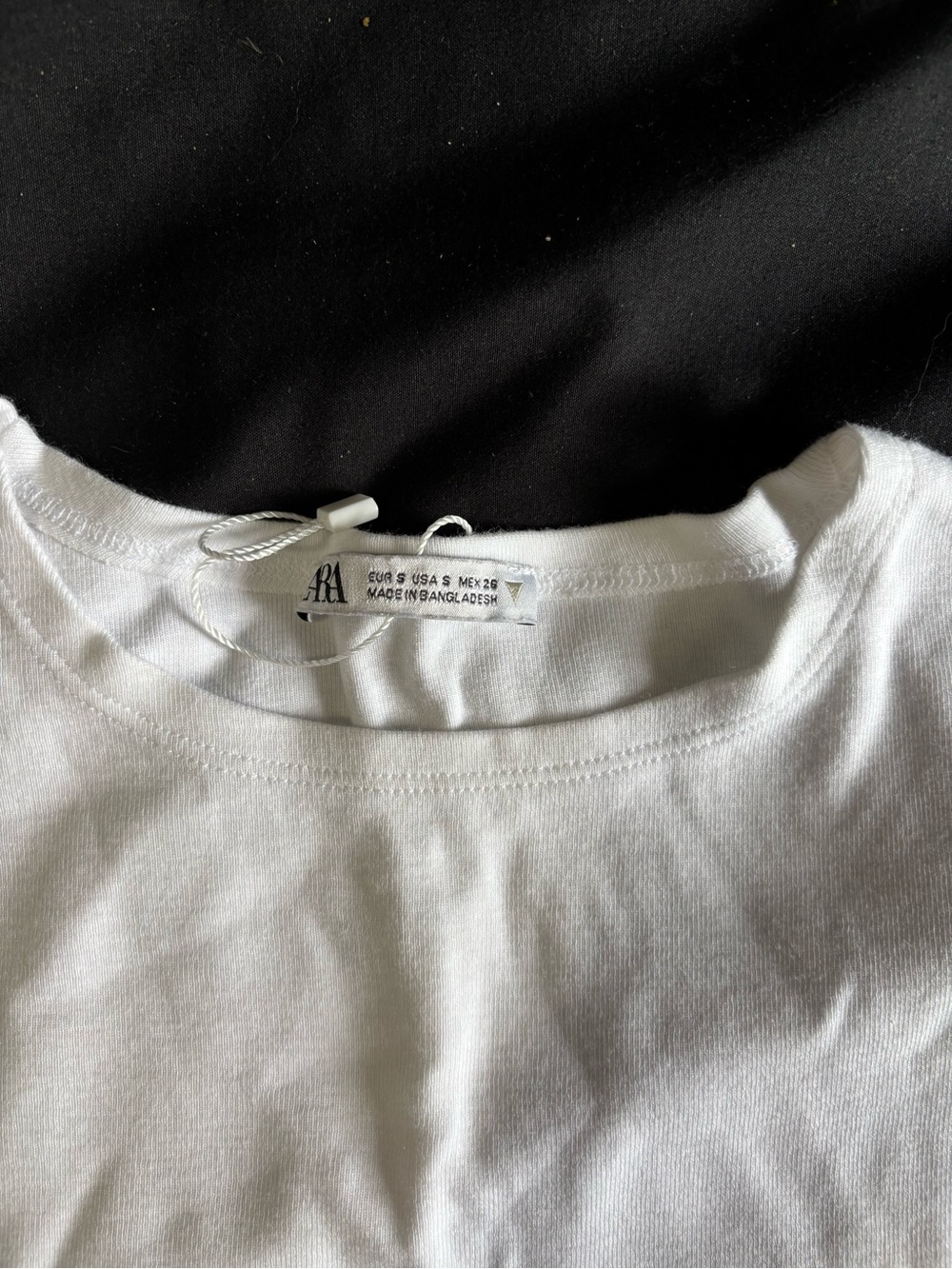 Zara White Short-Sleeve Crop Top - Picture 2 of 2